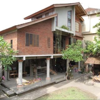 Rumah 'Vertical Courtyard' Bergaya Bali | AGORA DESIGN BALI